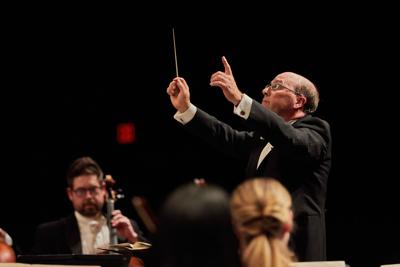05 2022-central oregon symphony-conductor-zacharycperson-81.jpg