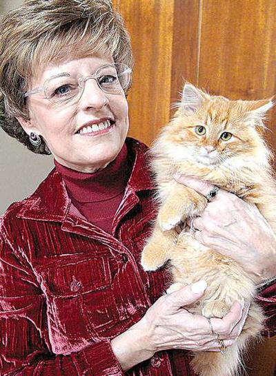 Dewey Author Gets New Cat Local State Bendbulletin Com