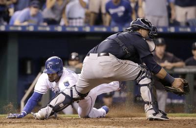 Dickerson homers as Marlins beat Cubs 5-1 in playoff opener