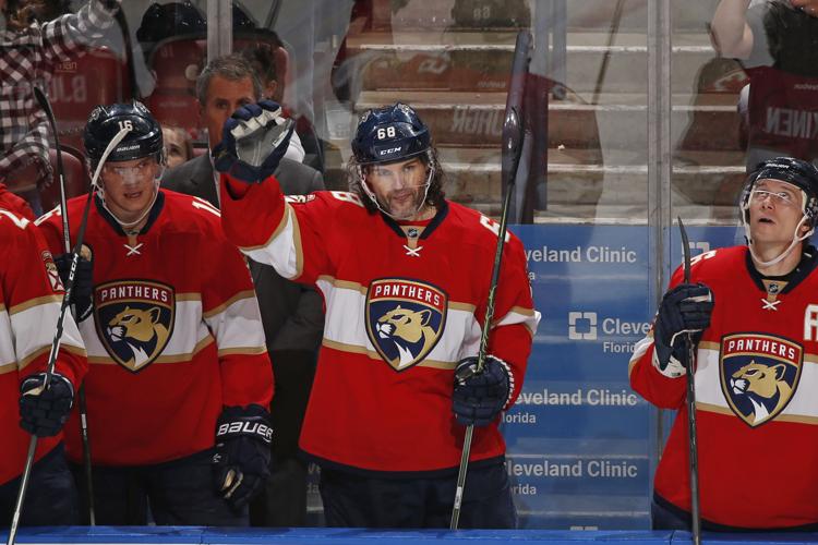Jaromir Jagr passes Mark Messier for No. 2 in all-time scoring - Sports  Illustrated
