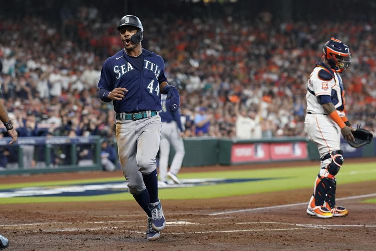 Alvarez hits 3-run HR vs Ray in 9th, Astros jolt M's in ALDS