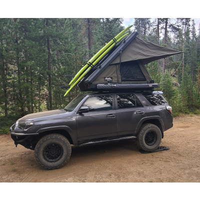 Cascadia vehicle outlet tent