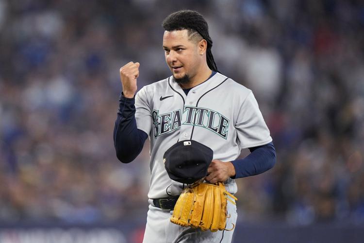Mariners ace Luis Castillo again has lofty goals — and they seem quite  realistic this season, Sports