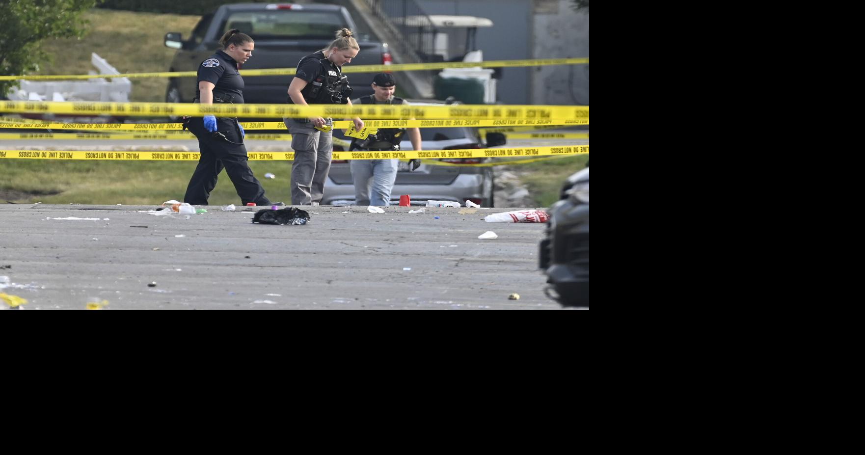 Police: 3 injured fleeing shooting at northern Virginia mall