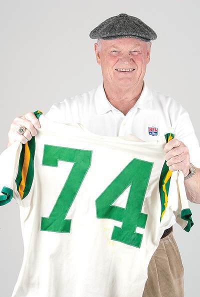 SLIDESHOW: Packers look to the 50′s for new jerseys