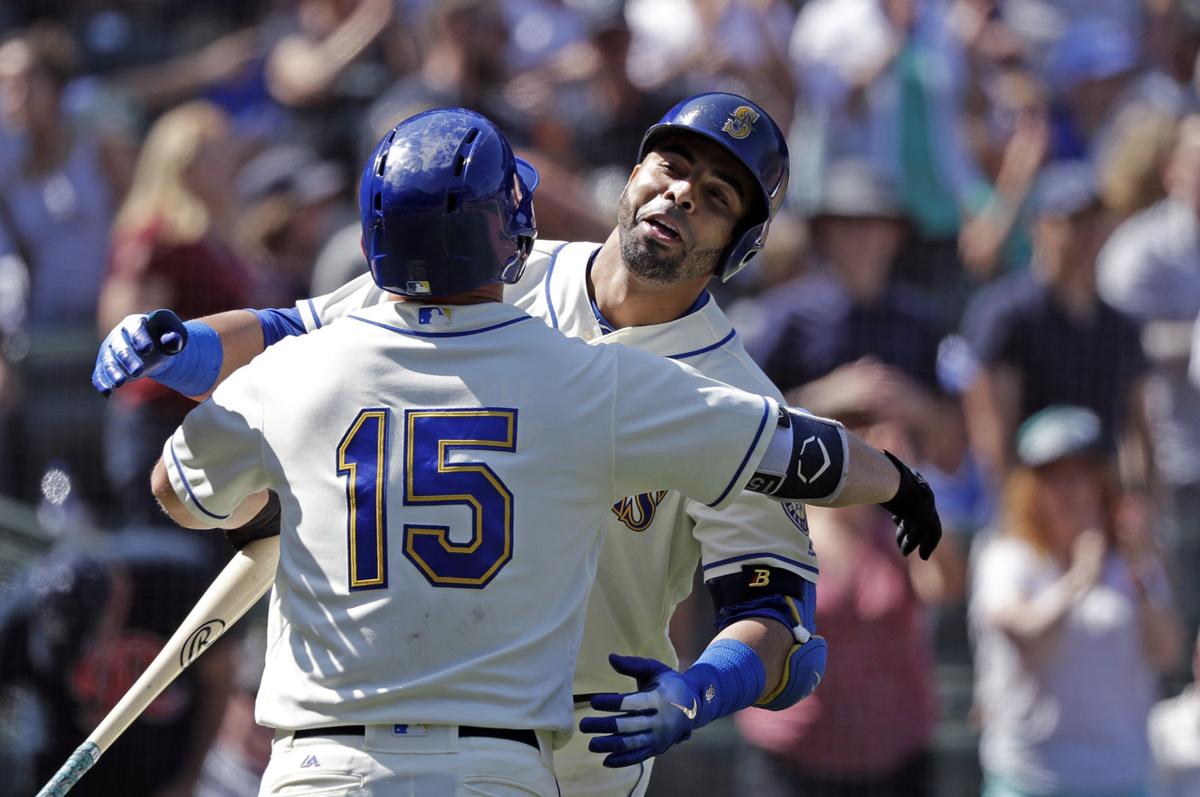 Beckham's HR gives White Sox 3-2 win over Texas in 11