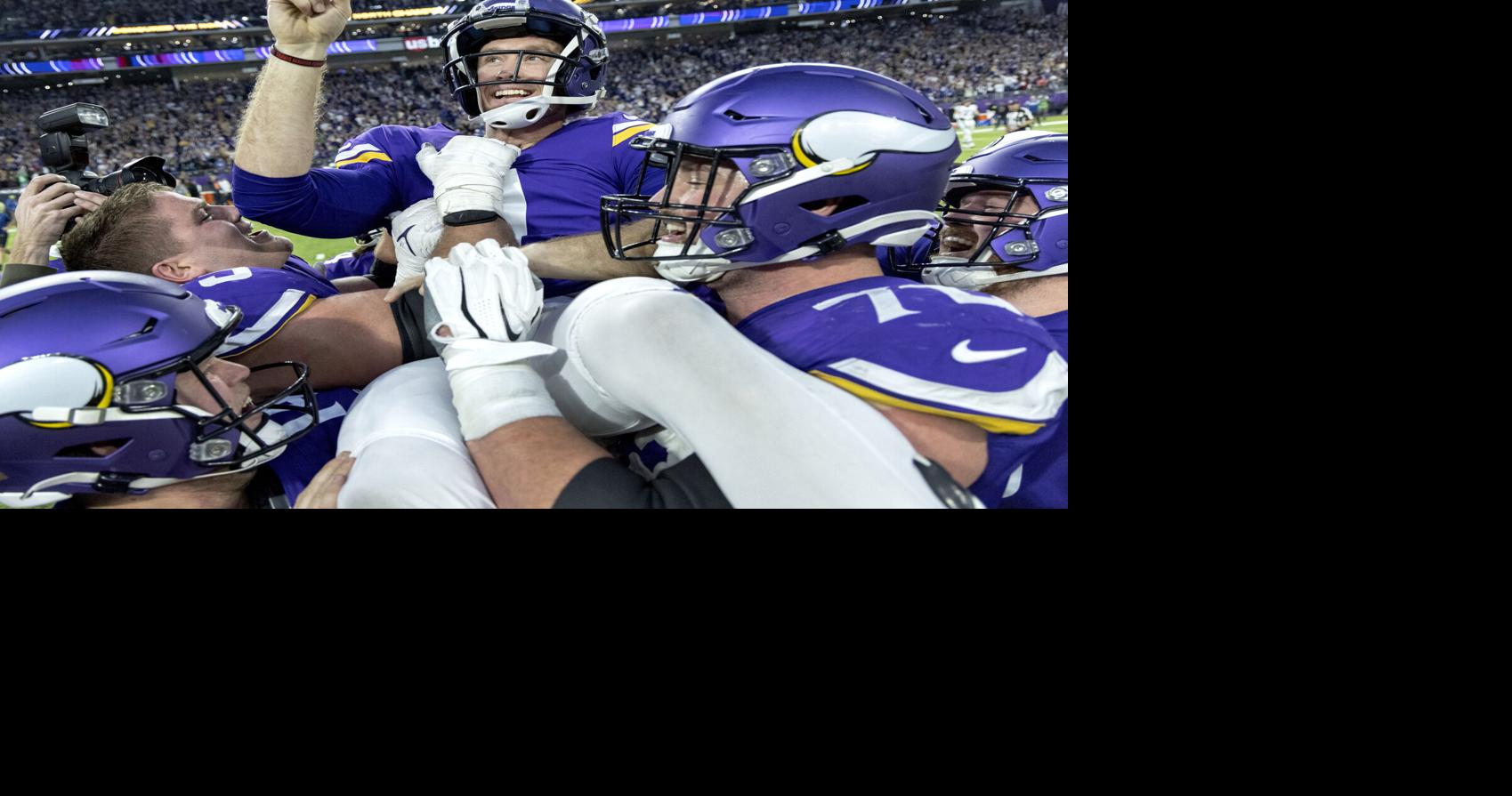 Vikings complete biggest comeback in NFL history, clinch NFC North title  with OT win over Colts - The Boston Globe