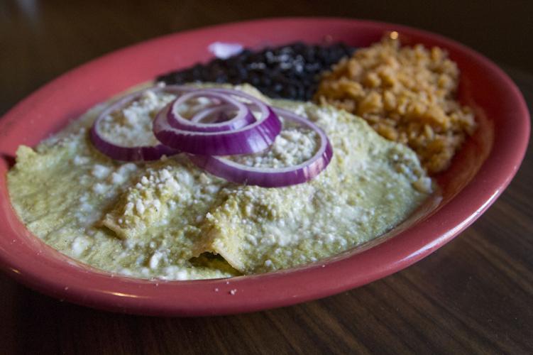 SE Side restaurant gives away 500 enchilada plates to thank community