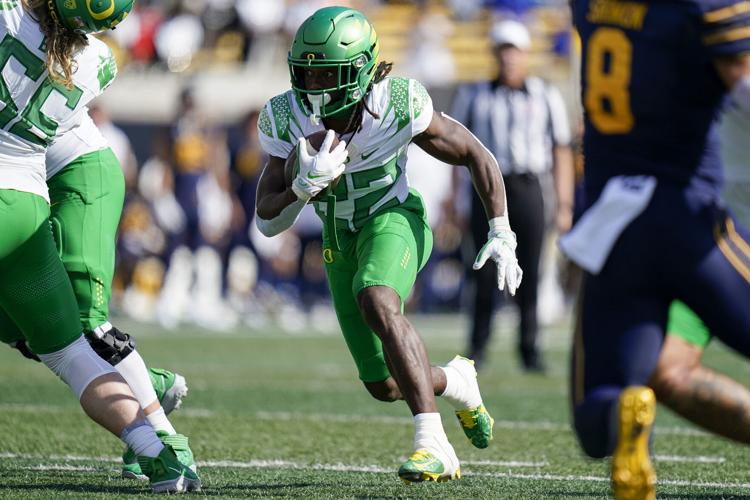 Bo Nix throws 4 TD passes to lead No. 9 Oregon past Stanford 42-6