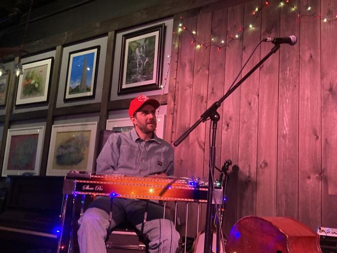 Bennington banters with Kat Wright and Brett Hughes at holiday show at