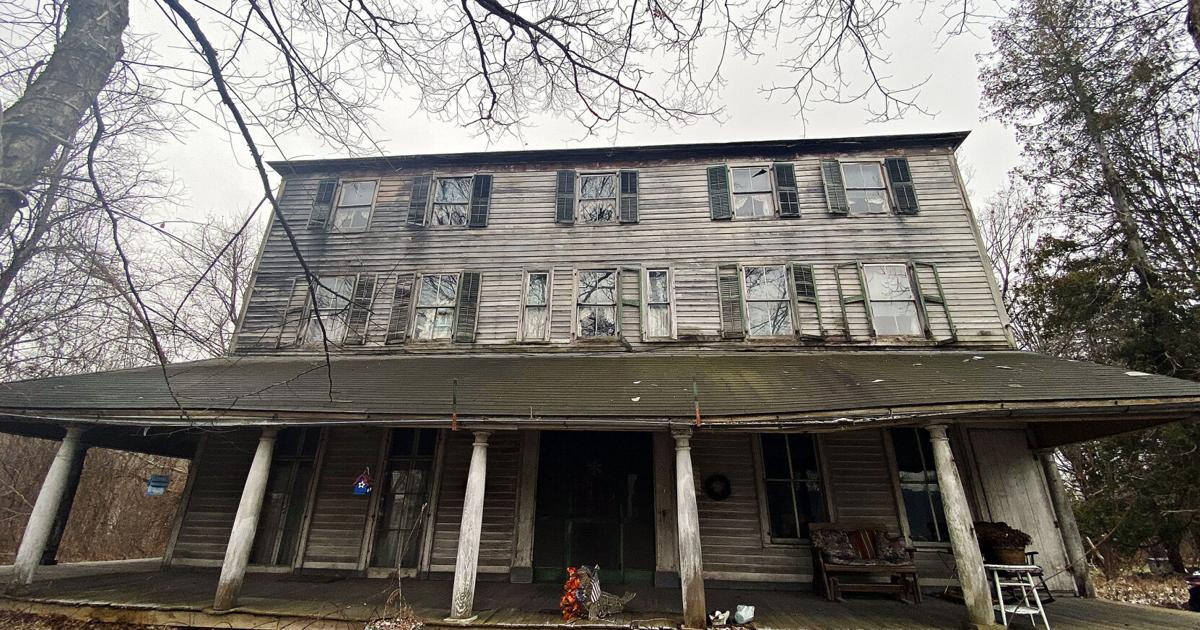 In Old Bennington, historic Walloomsac Inn could change hands | Local News