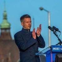 Hungarian election victor Magyar says he’d speak with Putin and ask him to end t...