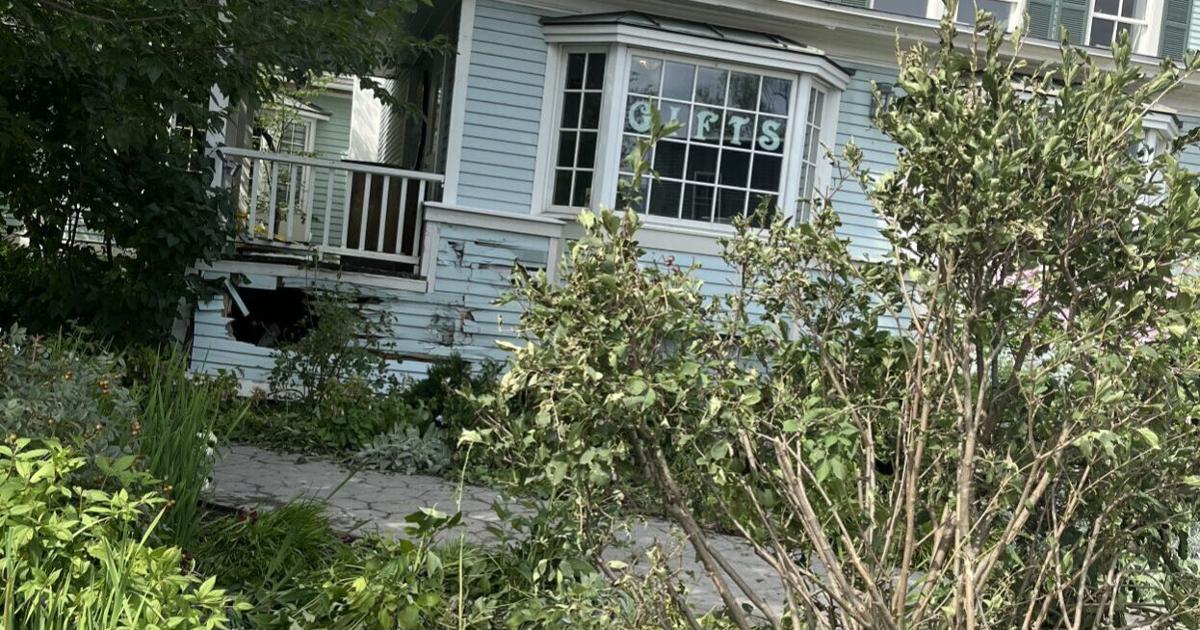 Pickup crashes into Northshire Bookstore, driver charged with DUI ...