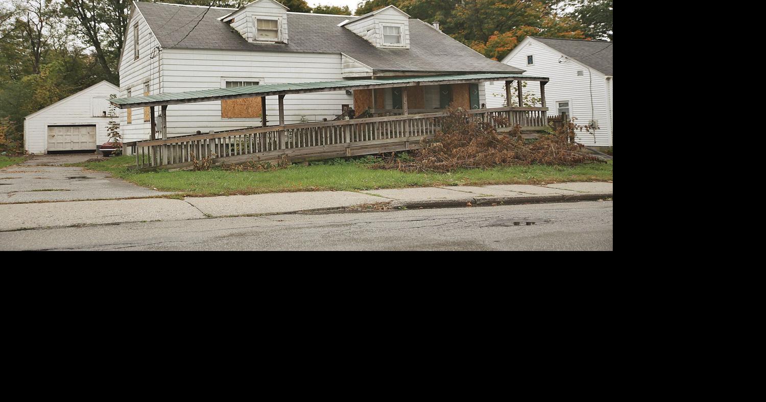 Town sells two taxdelinquent properties at auction Uncategorized