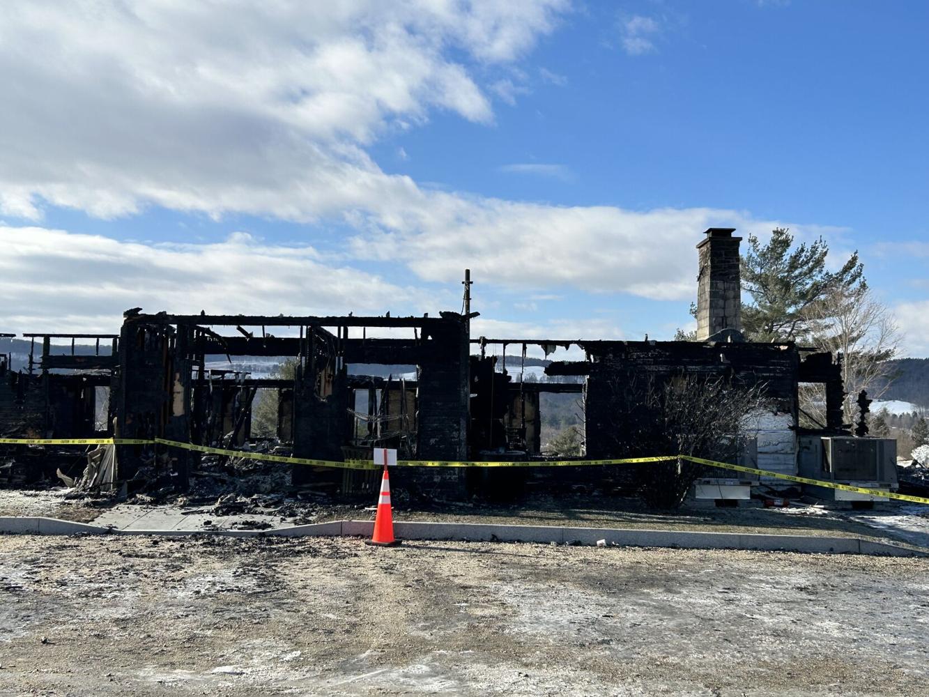 3 firefighters hurt in NY blaze that guts Hoosick Falls Country Club