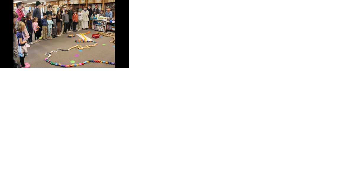 To be a fly on the wall at Hiland Hall: Students demonstrate knowledge of physics through dominos - Vimarsana News