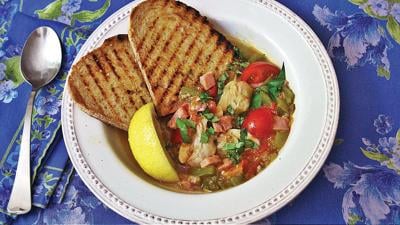 Garlic bread adds finishing touch to clam stew