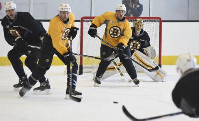 Bruins' Bergeron will miss opener with lower-body injury