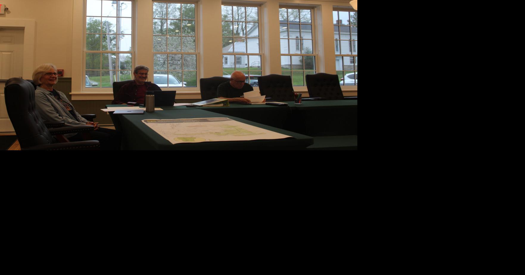 Pownal Planning Commission discusses town plan, attendance