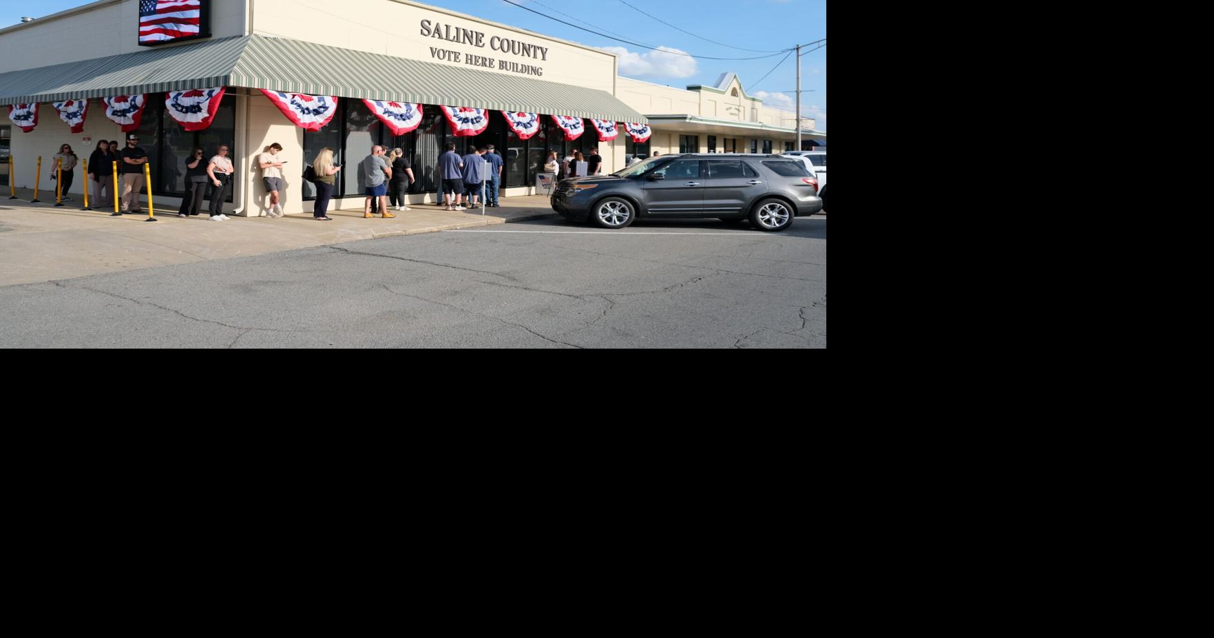 Live updates: Robertson maintains lead as Election Day votes begin reporting in sheriff’s runoff