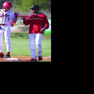 Hammett, Hughes no-hit ‘Dogs to make state tournament