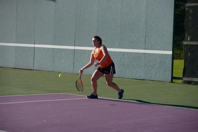 caroline maloney plays tennis