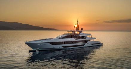 Boatsters Black Sets the Premier Benchmark for Modern Yacht Brokerage Services