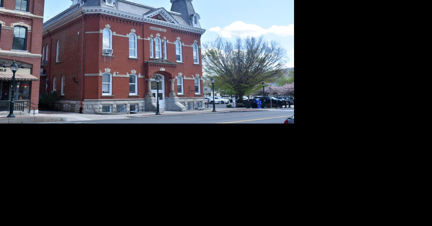 Lee Select Board signs off on warrant for Oct.1. Here's what voters will be deciding