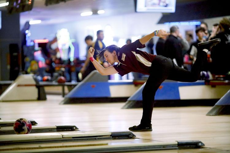 Steven Woodard bowling