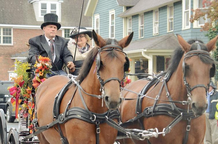 Lenox expects thousands for Tub Parade, Apple Squeeze Archives