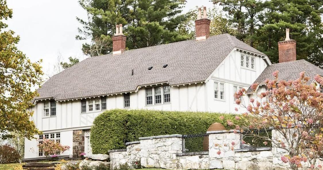 Dorinda Medley sues neighbor, alleging encroachment onto Blue Stone Manor property in Great Barrington