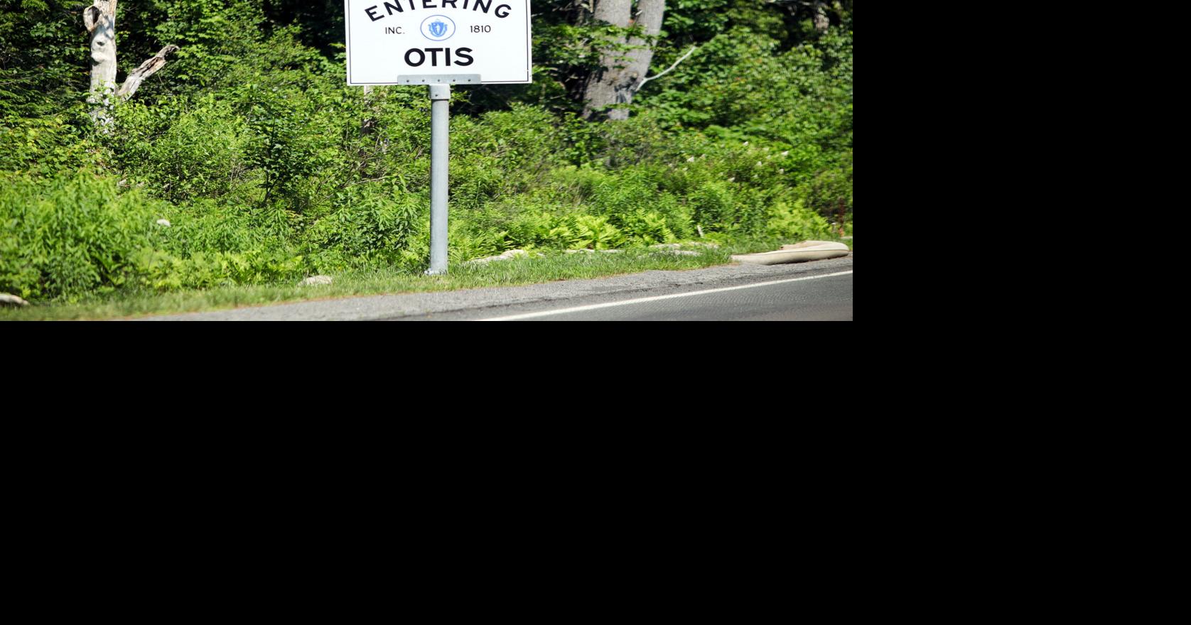 Entering Otis sign