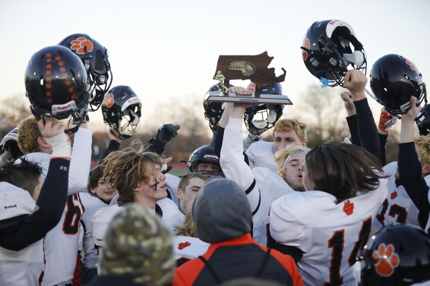 There May Be Fall 2 Football But There Won T Be A Playoff In 21 Local Sports Berkshireeagle Com