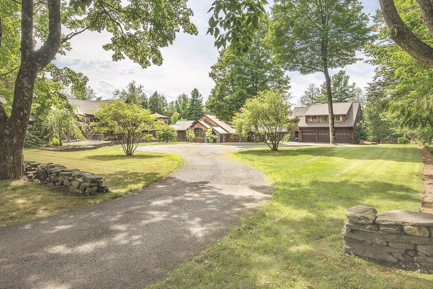 Does this Worthington home, owned by an alternative rocker, sing to you