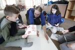 Students learn about animal tracks
