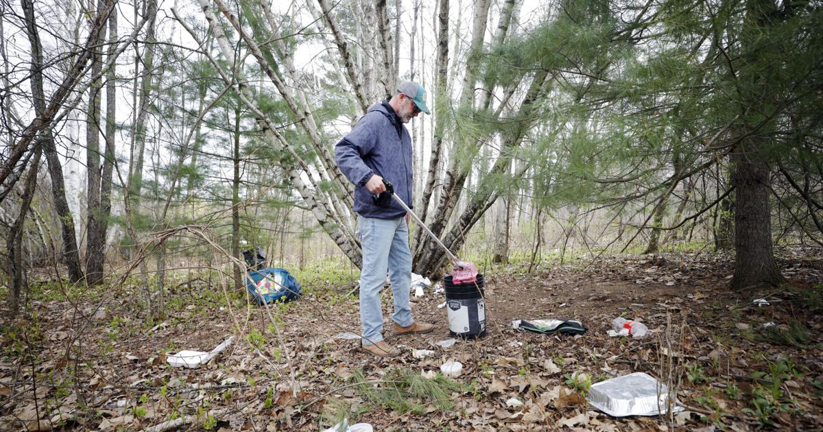 Doing their part: Community fights litter at Springside Park