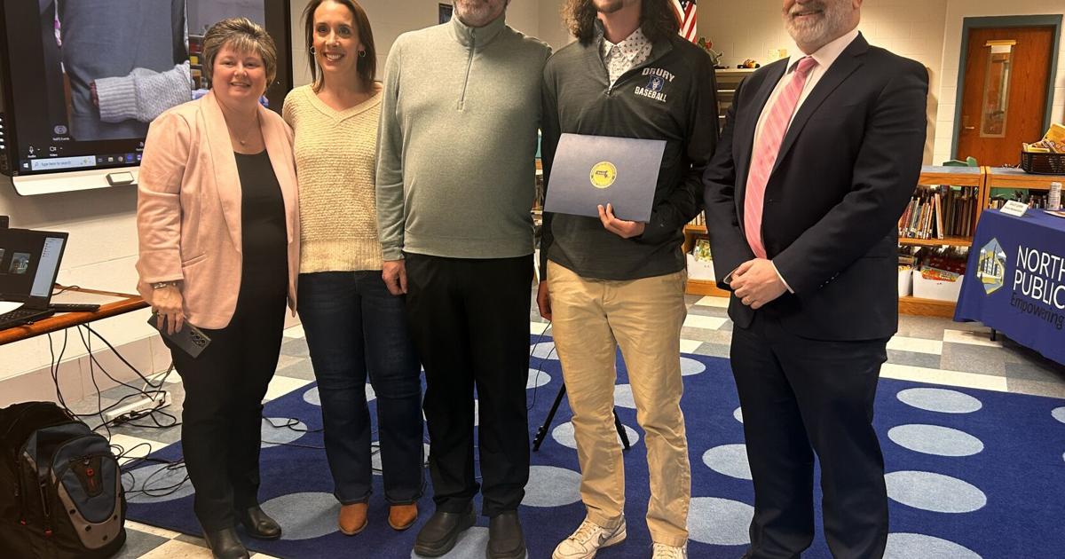 Drury High School valedictorian secures state award