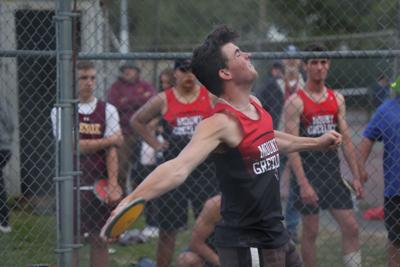 eamon hetherington throws discus