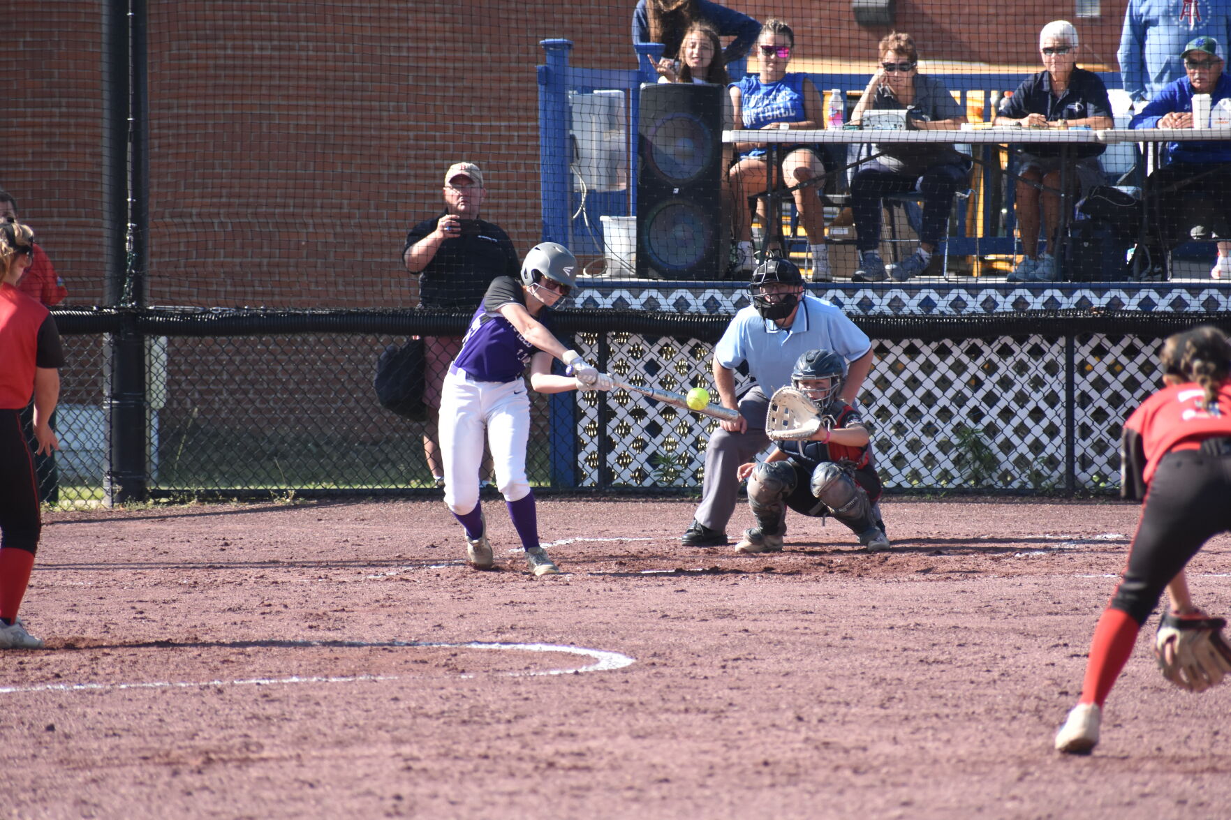 Ella Bassi hits single
