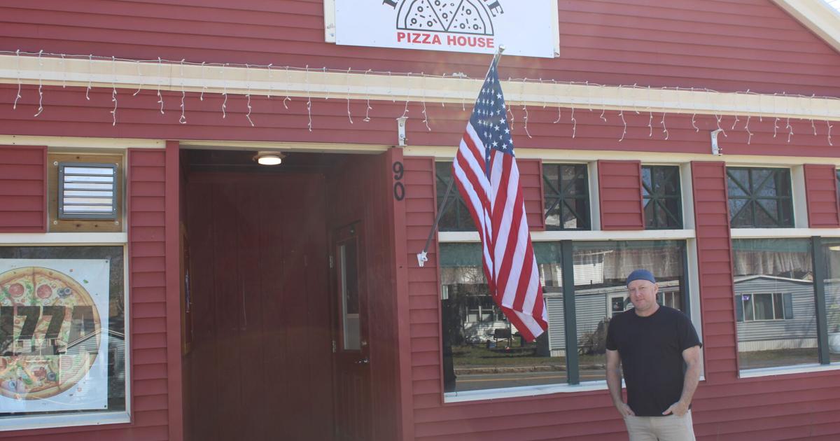 Hinsdale Pizza House offered free meals amid SNAP uncertainty. Then, residents started donating to cover them without being asked