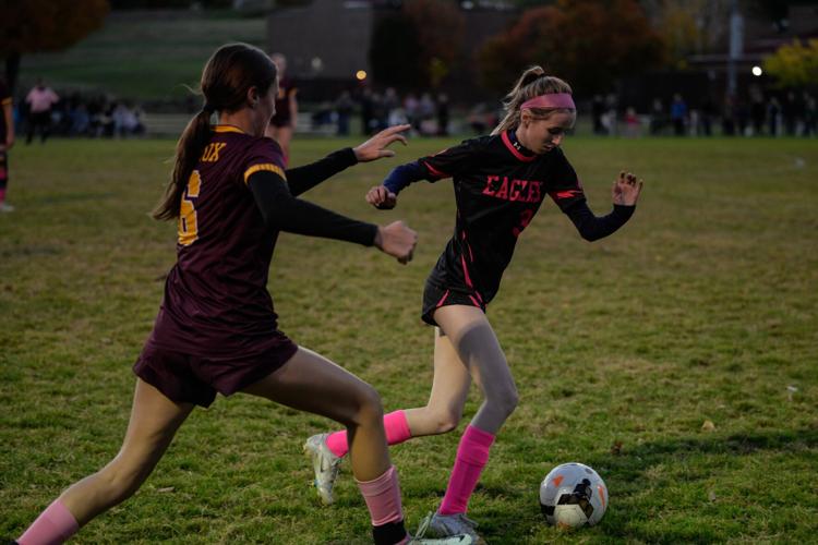 ella gennari and julia zanin play soccer