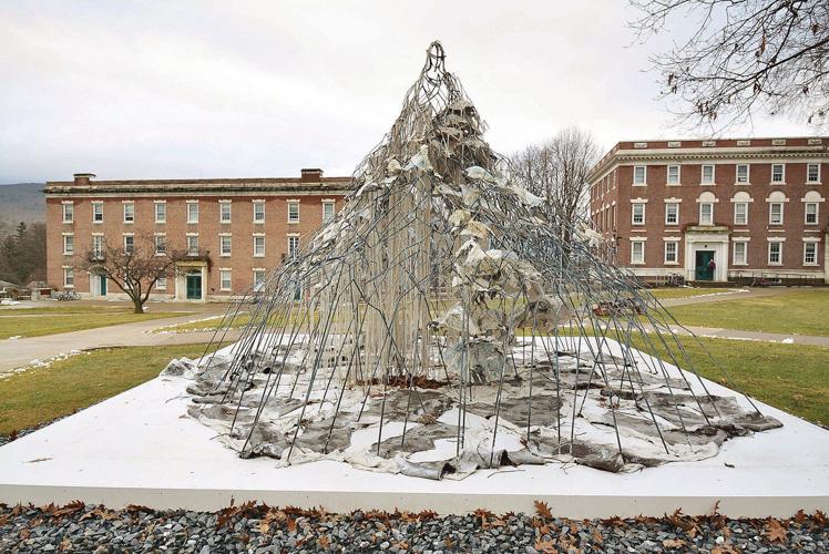 'Delirious Matter': Sculpture and surroundings meet