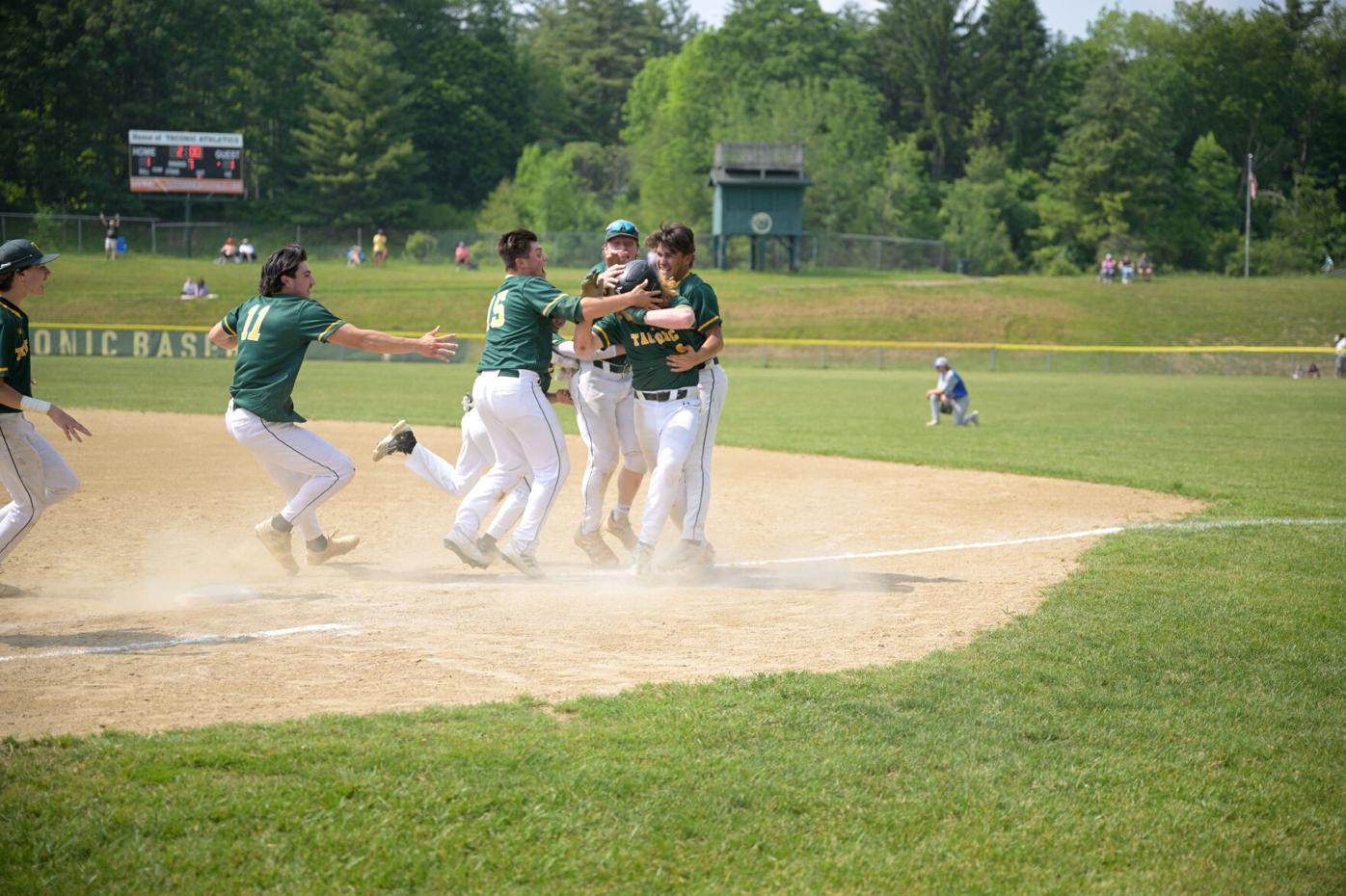 Oakmont baseball outlasts Medfield in 12 innings for Division 3 state title