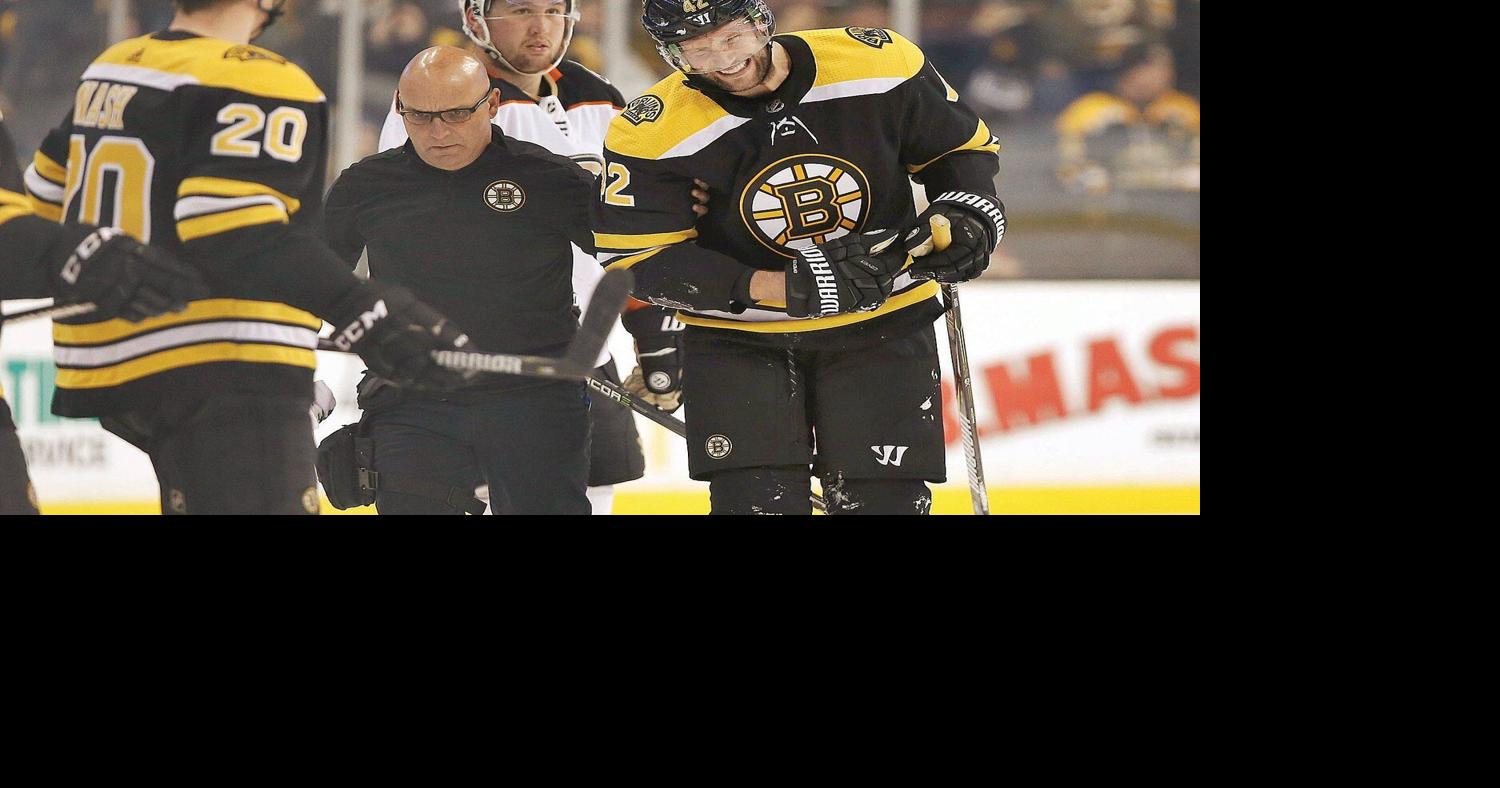 Boston Bruins head trainer Don DelNegro left impressed with life inside the  NHL bubble | Archives | berkshireeagle.com