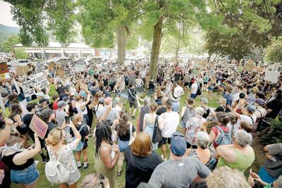 Baker urges mass gathering attendees to get free coronavirus tests