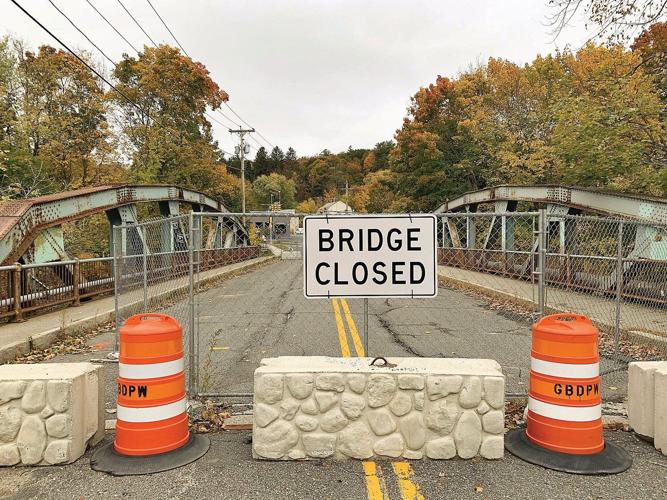 Bridges closed: Shutdowns take toll on commerce, fray nerves (copy)