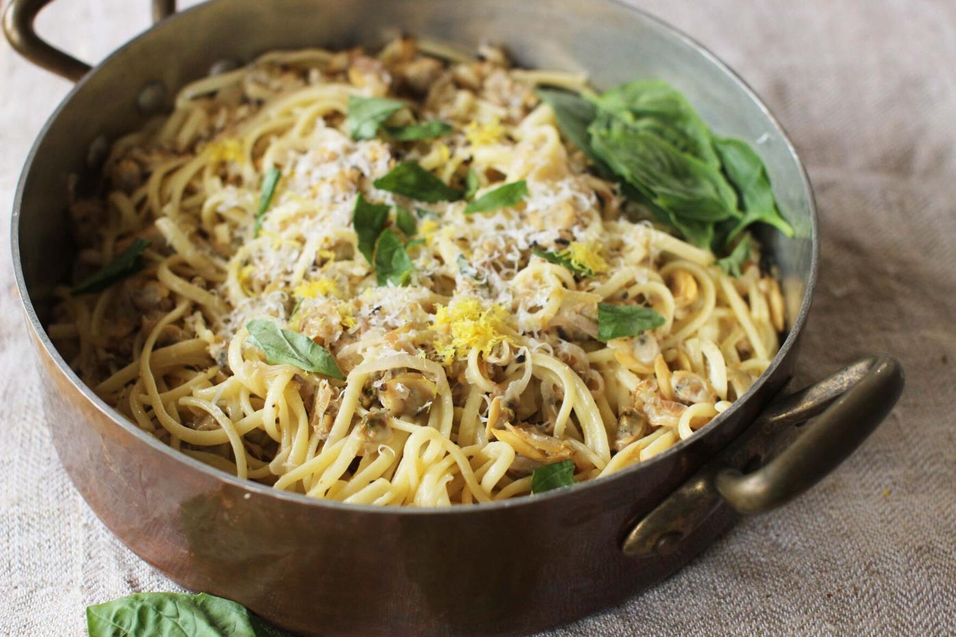 Linguine with walnuts