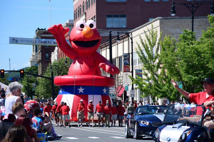 Elmo floats in the parade