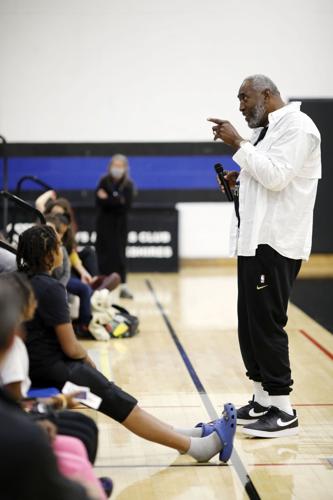 Eagles enthralled by visit from Kobe Bryant