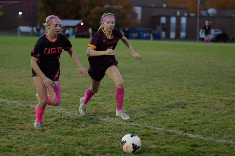 libby ballinger and chevelle raifstanger play soccer